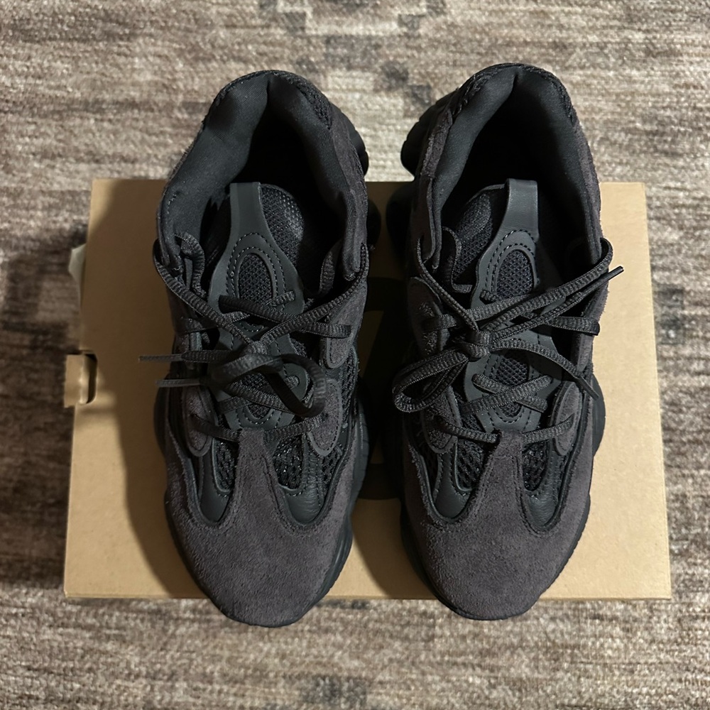 YEEZY 500 / size 6.5 men’s / black - Picture 4 of 6
